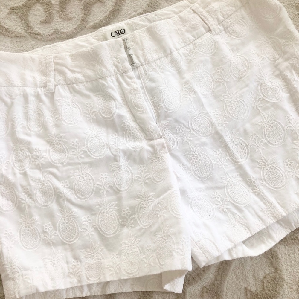 White embroidered pineapple shorts